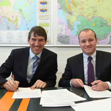 Группа «ЭНЕРГОПРОМ» и EIRICH GMBH подписали договор на установку смесительного комплекса для Новосибирского электродного завода