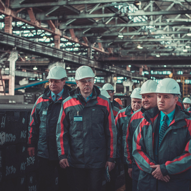 Врио Губернатора Новосибирской области Андрей Травников посетил с рабочим визитом Новосибирский электродный завод