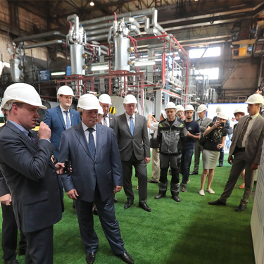 Губернатор Ростовской области Василий Голубев посетил с рабочим визитом Новочеркасский электродный завод